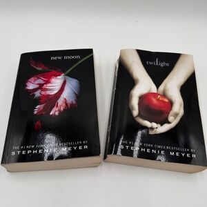 Twilight & New Moon Stephenie Meyer Paperback Book Lot Set 2 YA Vampire Romance